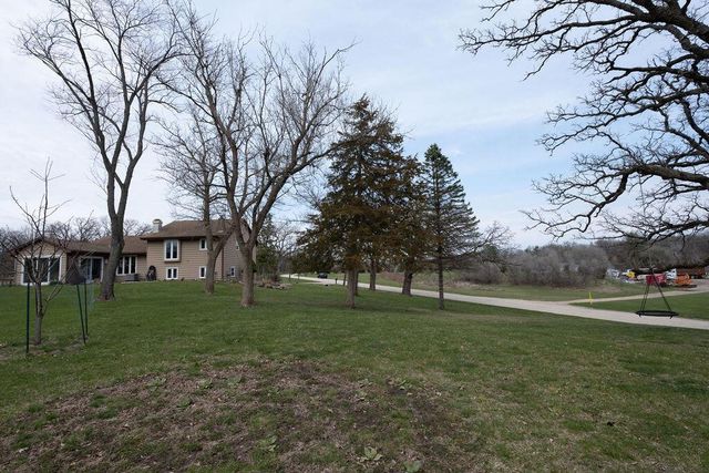 3377 N HACKBARTH ROADS, Janesville, WI 53548