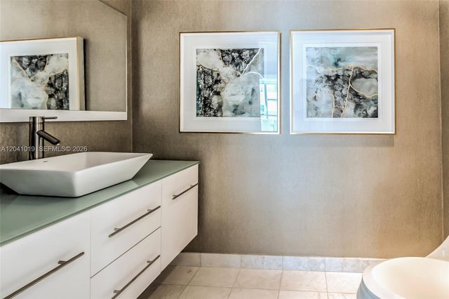 3535 S OCEAN DR 705, Hollywood, FL 33019