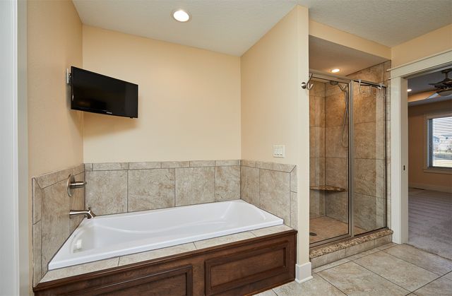 2100 NW Prairie Creek Drive, Grimes, IA 50111