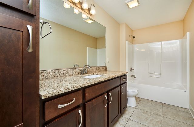 2100 NW Prairie Creek Drive, Grimes, IA 50111