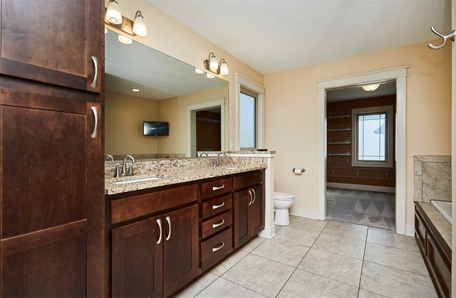 2100 NW Prairie Creek Drive, Grimes, IA 50111