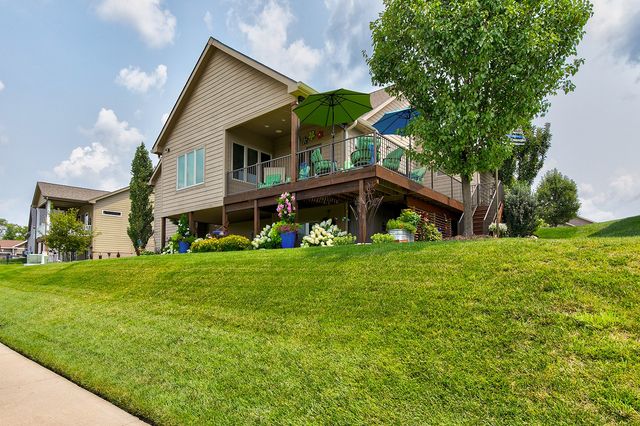 2100 NW Prairie Creek Drive, Grimes, IA 50111