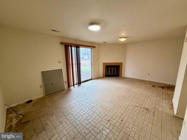 12 ISLAND RUN CT, Baltimore, MD 21228