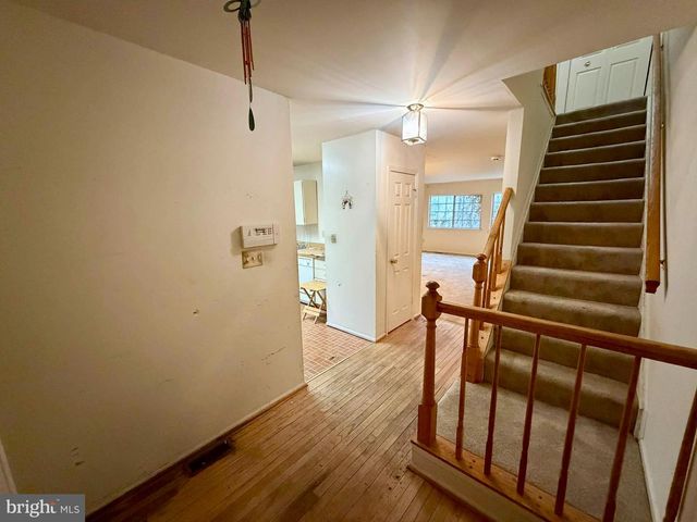 12 ISLAND RUN CT, Baltimore, MD 21228