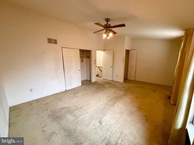 12 ISLAND RUN CT, Baltimore, MD 21228