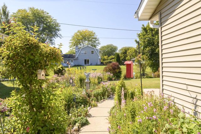 W181N8243 Destiny DRIVE, Menomonee Falls, WI 53051