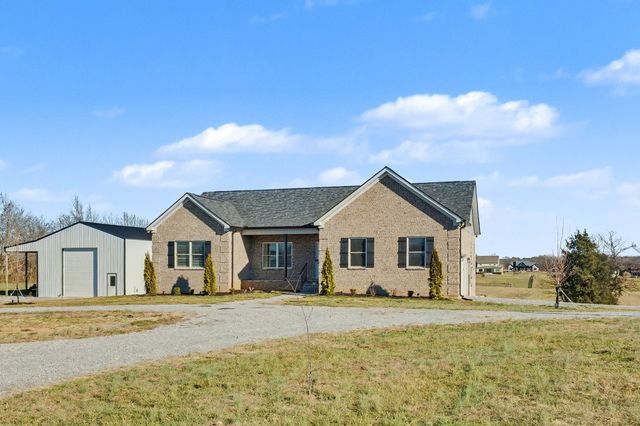 1017 Kennedy Ln, Cottontown, TN 37048