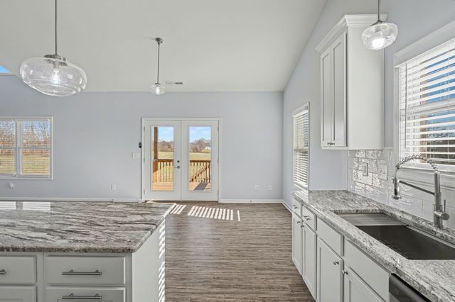 1017 Kennedy Ln, Cottontown, TN 37048