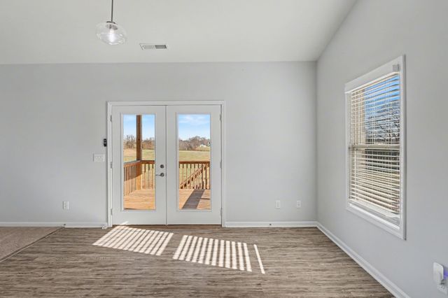 1017 Kennedy Ln, Cottontown, TN 37048