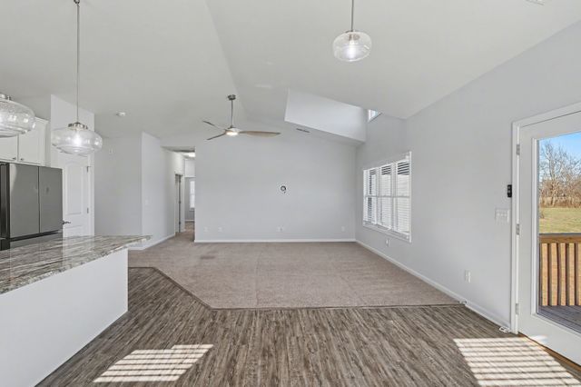 1017 Kennedy Ln, Cottontown, TN 37048