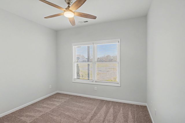 1017 Kennedy Ln, Cottontown, TN 37048