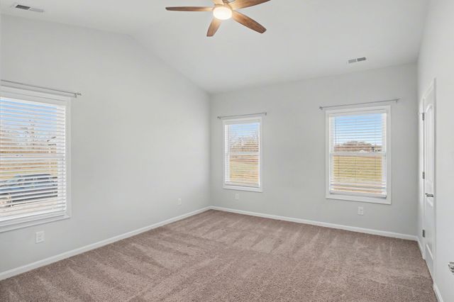 1017 Kennedy Ln, Cottontown, TN 37048