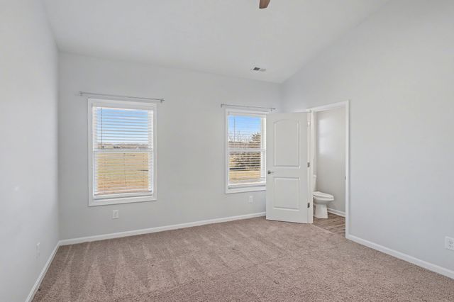 1017 Kennedy Ln, Cottontown, TN 37048