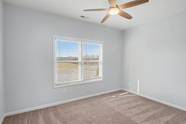 1017 Kennedy Ln, Cottontown, TN 37048