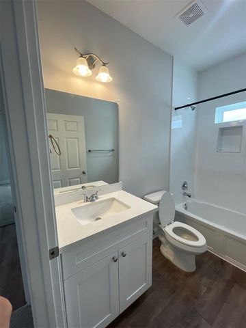 430 Schmidt Road B-2, Sealy, TX 77474