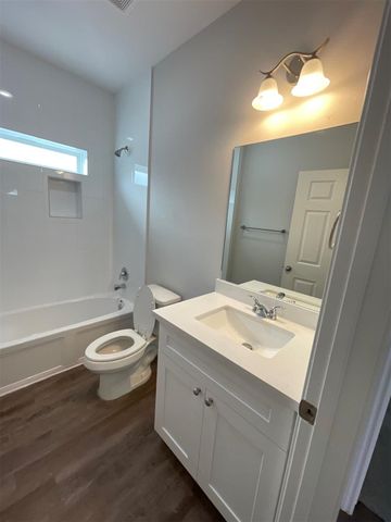 430 Schmidt Road B-2, Sealy, TX 77474