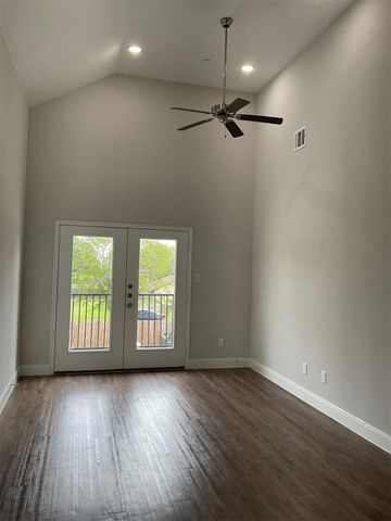 430 Schmidt Road B-2, Sealy, TX 77474