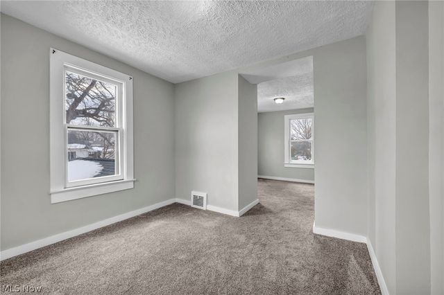 1084 Shannon Avenue, Barberton, OH 44203