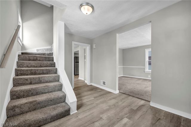 1084 Shannon Avenue, Barberton, OH 44203