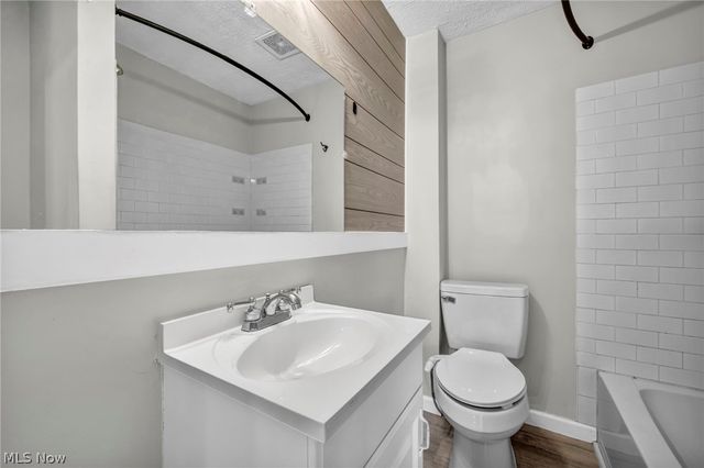 1084 Shannon Avenue, Barberton, OH 44203