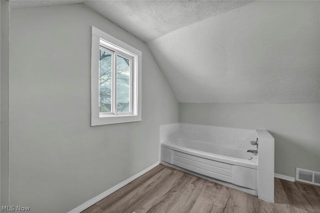 1084 Shannon Avenue, Barberton, OH 44203