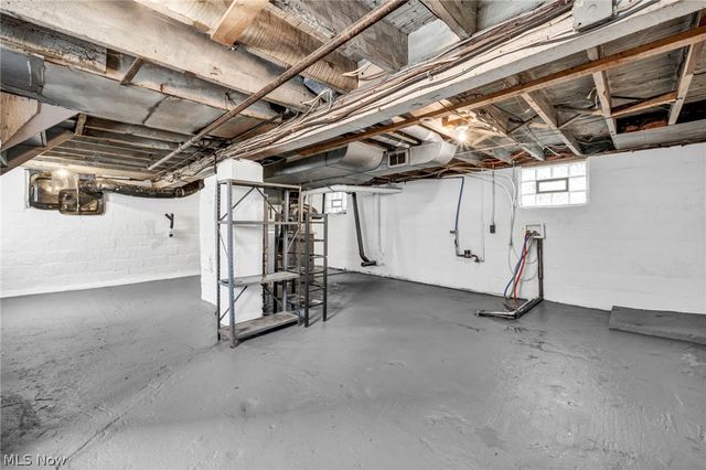 1084 Shannon Avenue, Barberton, OH 44203