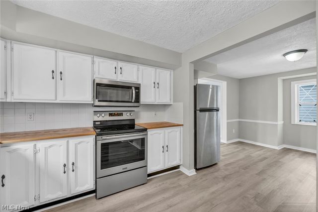 1084 Shannon Avenue, Barberton, OH 44203