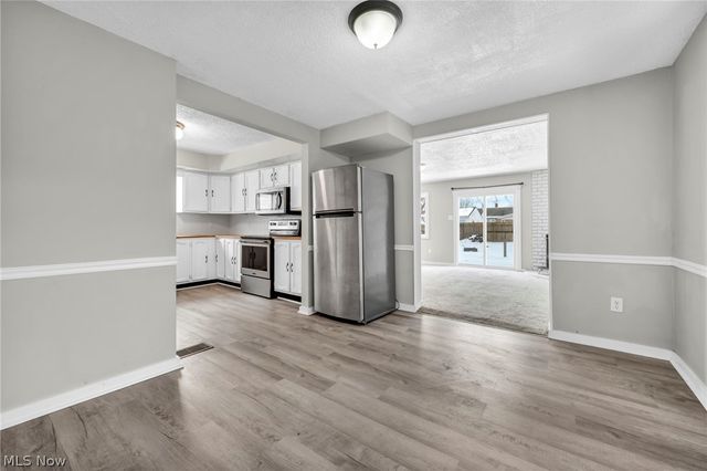 1084 Shannon Avenue, Barberton, OH 44203