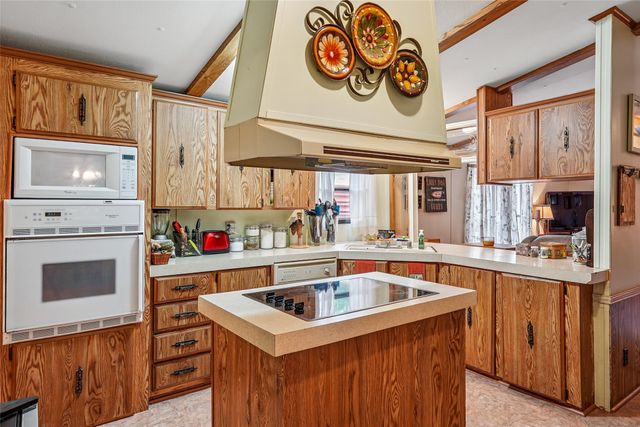 363 Oakview Road, Gainesville, TX 76240