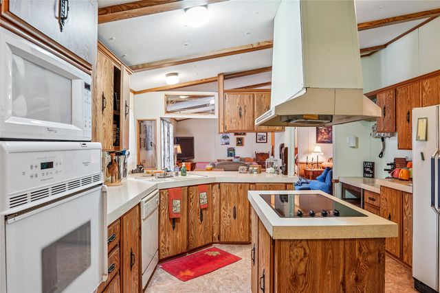 363 Oakview Road, Gainesville, TX 76240