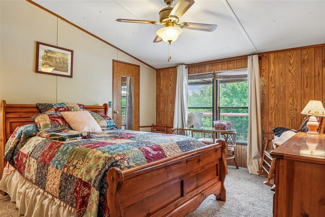 363 Oakview Road, Gainesville, TX 76240