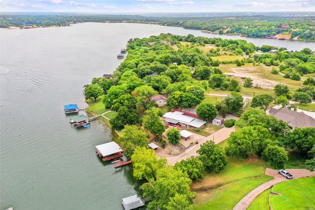 363 Oakview Road, Gainesville, TX 76240