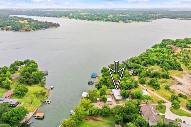363 Oakview Road, Gainesville, TX 76240