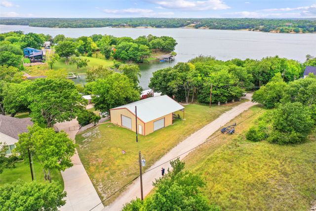 363 Oakview Road, Gainesville, TX 76240