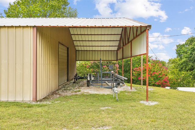 363 Oakview Road, Gainesville, TX 76240