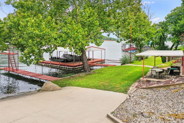 363 Oakview Road, Gainesville, TX 76240