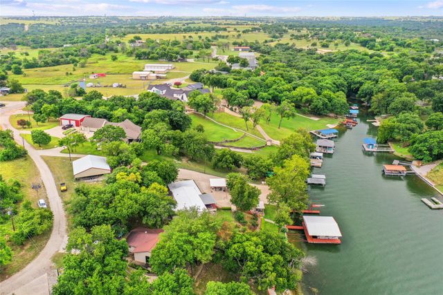 363 Oakview Road, Gainesville, TX 76240