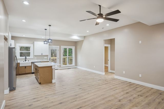 105 18th, Gruetli Laager, TN 37339