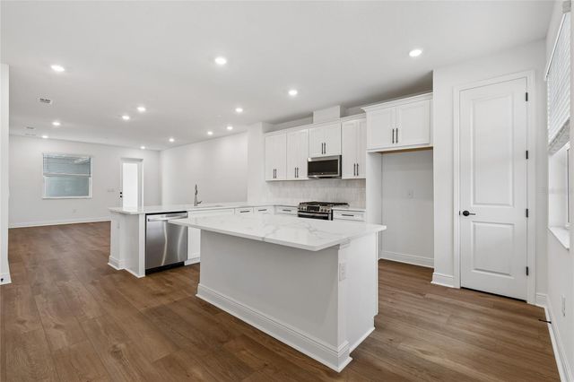 8215 SEAFLOWER PARKWAY, Bradenton, FL 34210