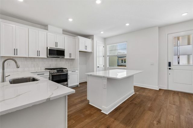 8215 SEAFLOWER PARKWAY, Bradenton, FL 34210