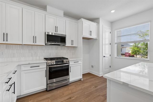 8215 SEAFLOWER PARKWAY, Bradenton, FL 34210