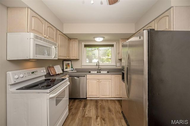 215 Walworth Drive, St Louis, MO 63125