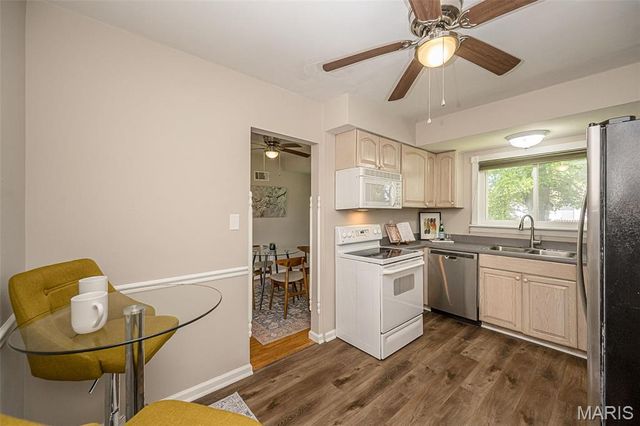 215 Walworth Drive, St Louis, MO 63125