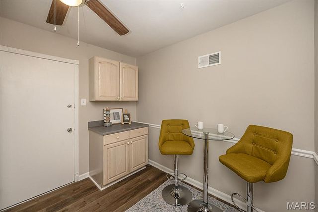 215 Walworth Drive, St Louis, MO 63125