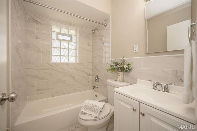 215 Walworth Drive, St Louis, MO 63125