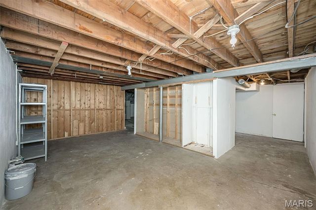 215 Walworth Drive, St Louis, MO 63125