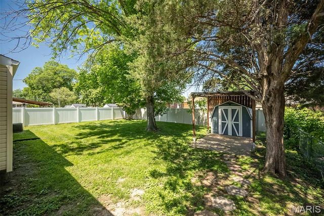 215 Walworth Drive, St Louis, MO 63125
