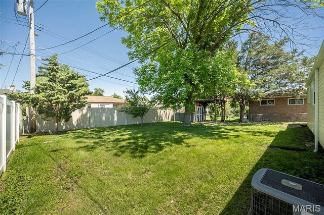 215 Walworth Drive, St Louis, MO 63125