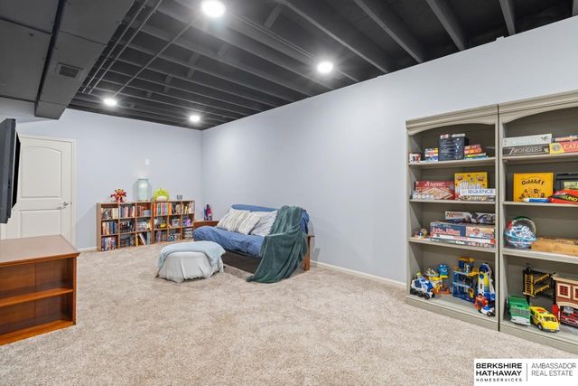 18604 Polk Street, Omaha, NE 68135