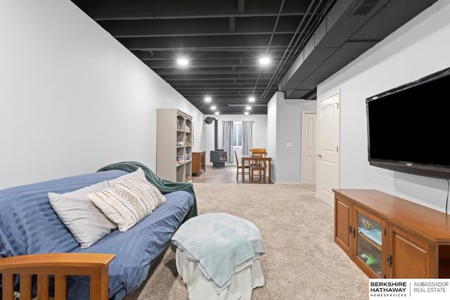 18604 Polk Street, Omaha, NE 68135